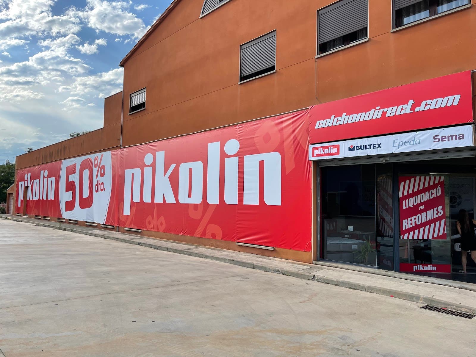 Fachada de la tienda ColchonDirect en Girona